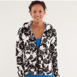 Lululemon black and white floral scuba